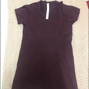 Lululemon workout shirt